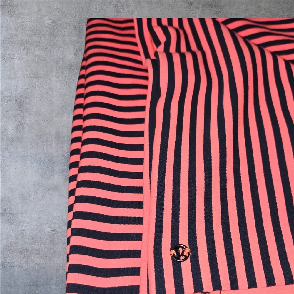 Lululemon navy & bright coral vinyassa scarf